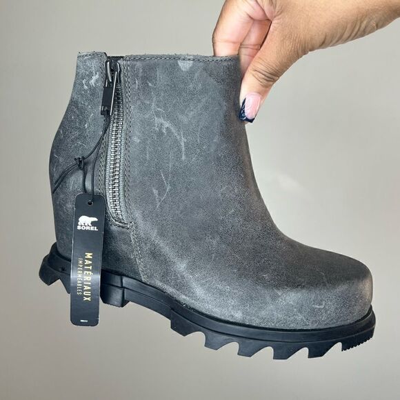 Sorel Quarry/Black Woman’s Joan of Arctic Leather Waterproof Wedge III Zip Boots - Picture 8 of 16